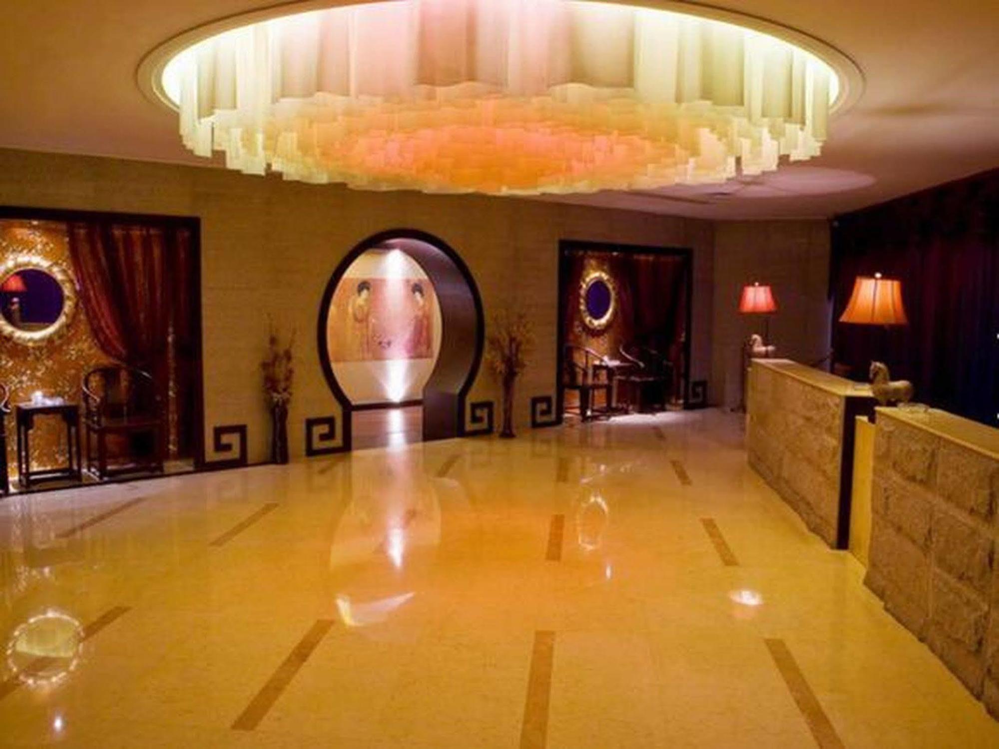 Hongyi Hotel Γουχάν Εξωτερικό φωτογραφία